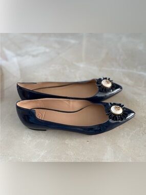 Tory Burch Melody Patent Leather Pointy Toe
Flats Pearl Emblem Slip On Size 7